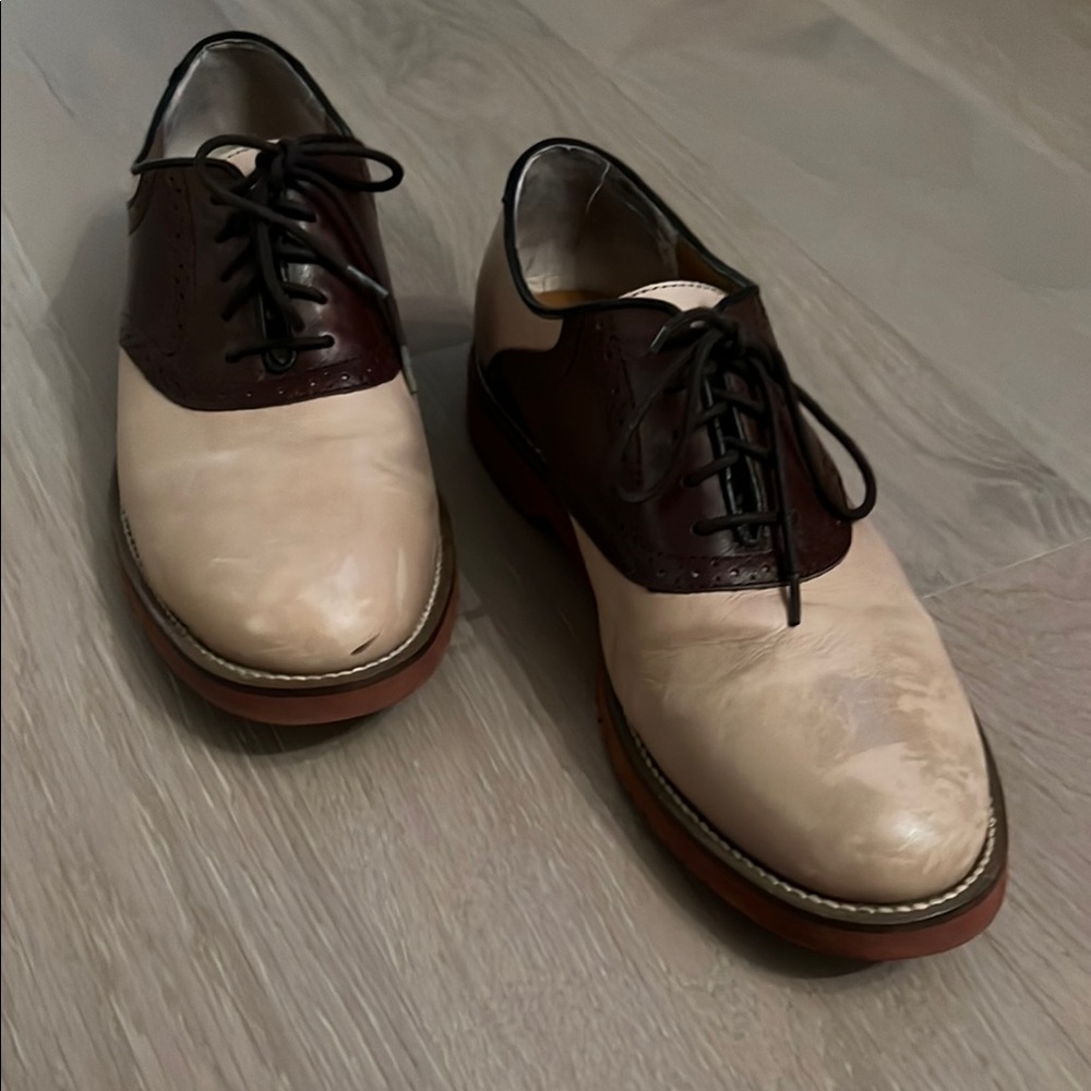 G.H. Bass & Co. Cream and Brown Oxford Shoes Classic Design - Picture 4 of 6
